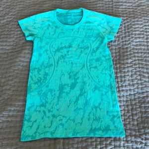 Lululemon light teal shirt size 6